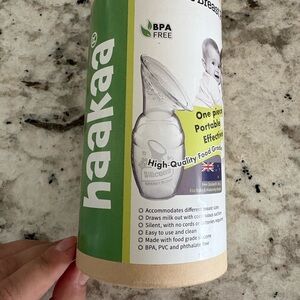 Naakaa Silicone Manual Breast Pump - Green/White